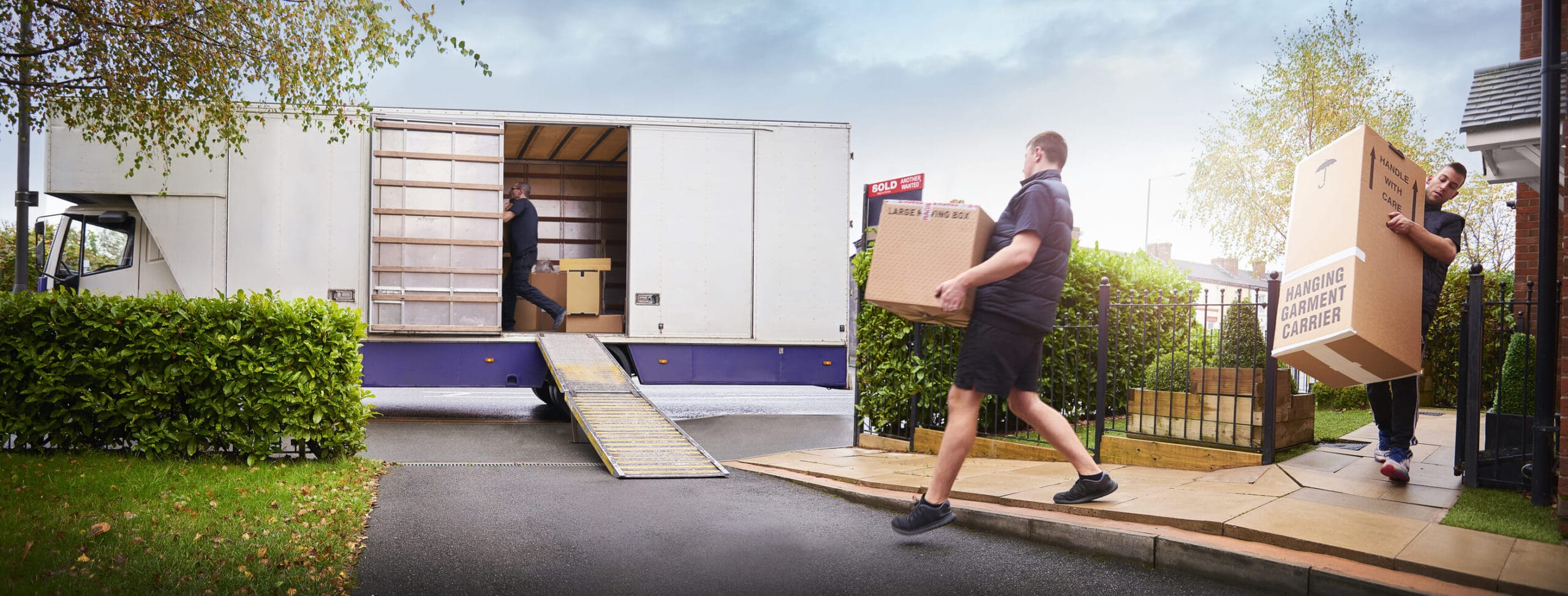 Choose Aussiemove for Your Adelaide-to-Los Angeles Move